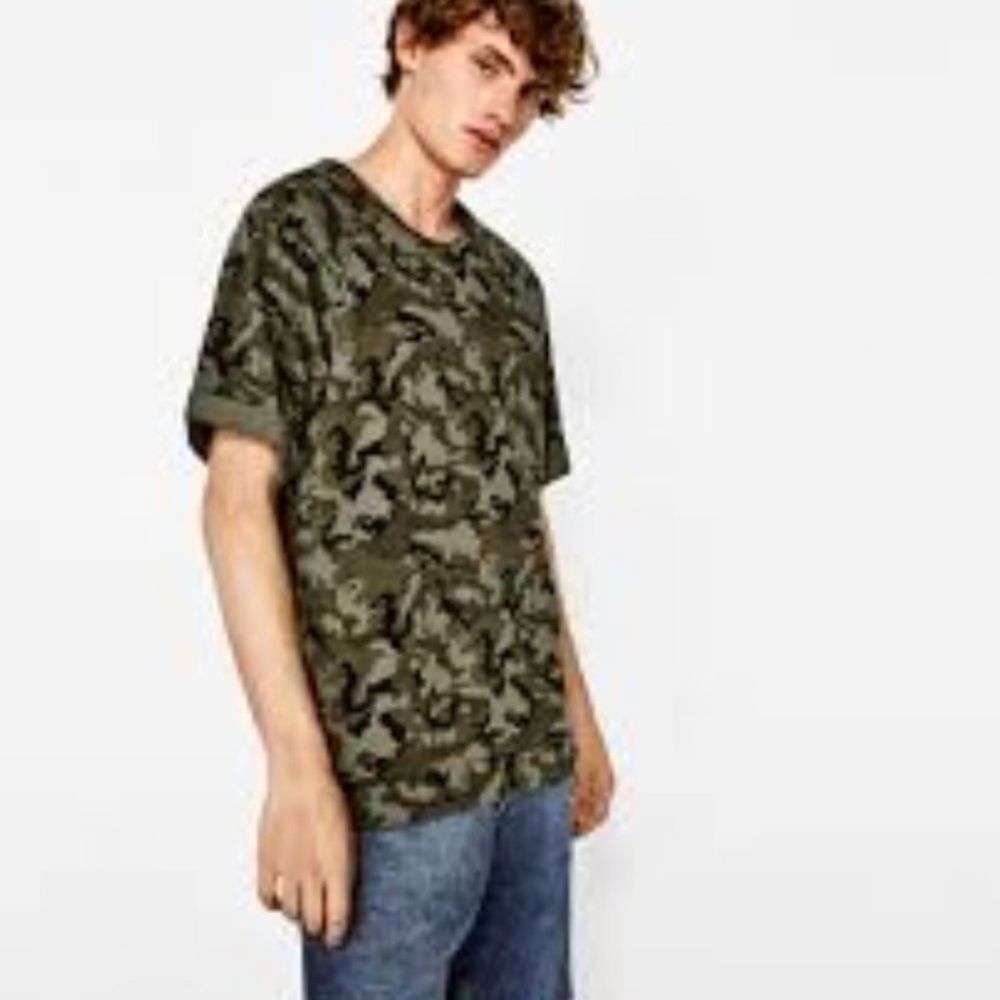 Zara Man Camo Print Short Sleeve Crewneck Sweatshirt